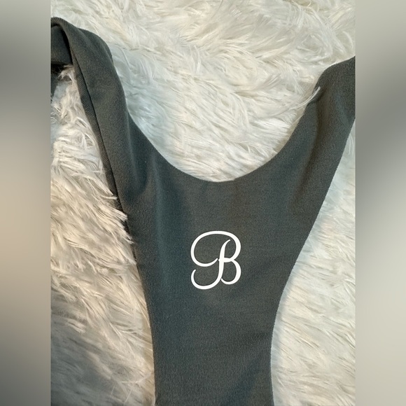 Bombshell Tank Bra Sport Gym Workout Yoga Fitness Green Médium Woman’s - Picture 5 of 8